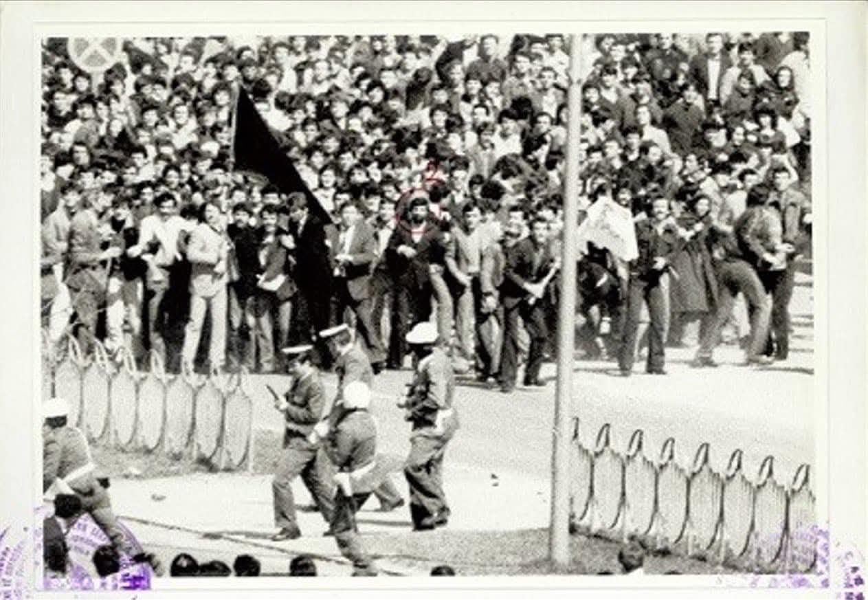 Demonstratat e 81 tës  Kurti  Tërë Kosova iu përgjigj thirrjeve të studentëve për të protestuar