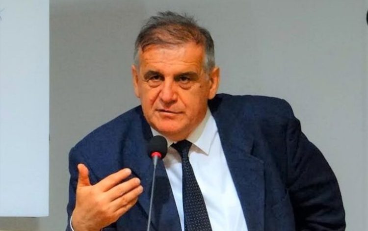 Spahiu  Kurti u tregua koprrac  duhej t ia ofronte postin e presidentit PDK së ose LDK së