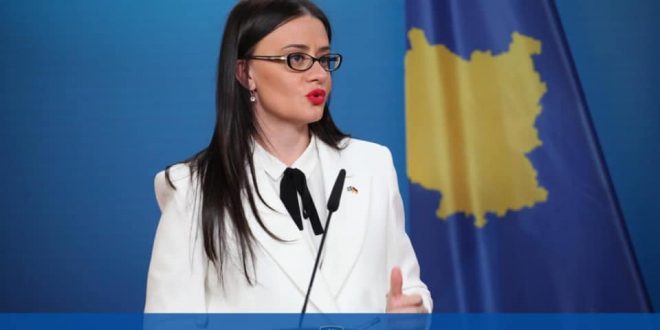 Këshilltarja e Osmanit për tokën e Manastirit të Deçanit  Çështjet e sovranitetit s mund të trajtohen si favore personale