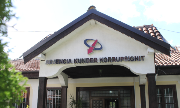 Mbi 10 mijë zyrtarë duhet deklaruar pasurinë deri më 31 mars  deri tani e deklaruan vetëm 1200 prej tyre