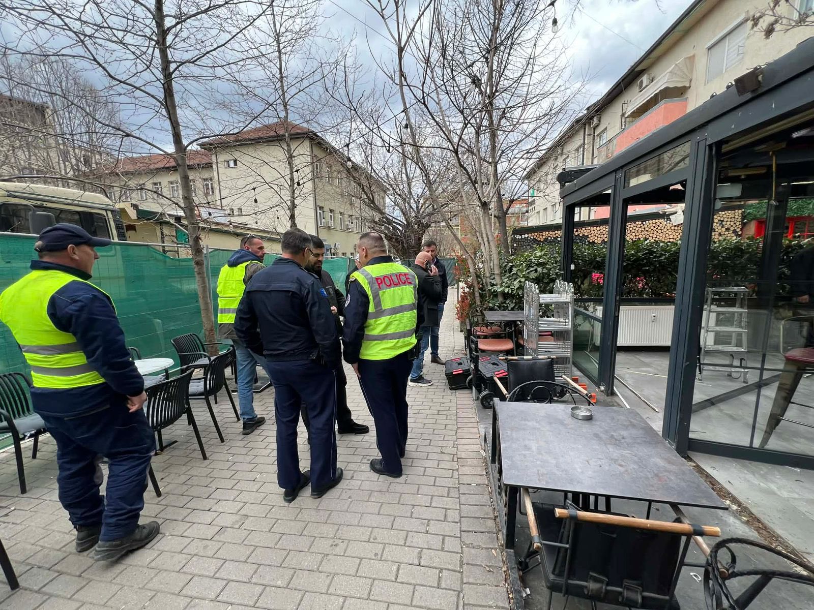 Komuna e Prishtinës nis aksion  liron hapësirat publike