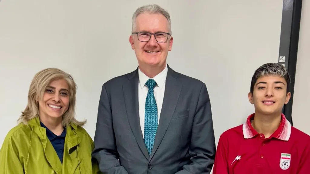 Futbollistja iraniane që kërkoi azil në Australi ndryshon mendje  kthehet në Iran