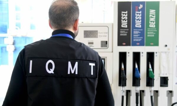 Nga 1 39 deri në 1 55 euro për litër nafta në treg  MINT njofton se po monitorojnë çmimet e derivateve