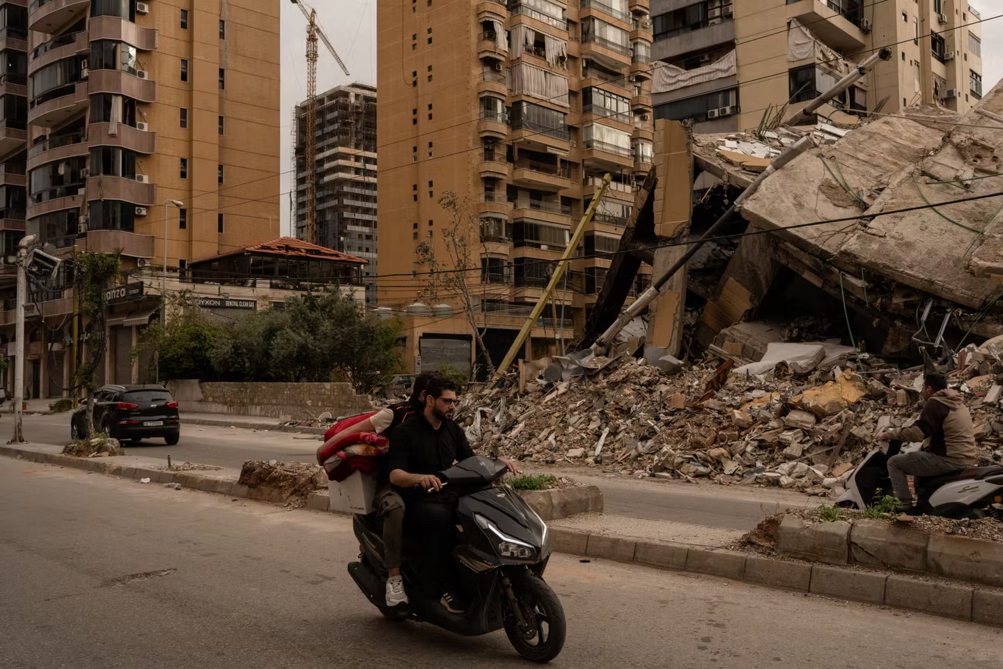 Ushtria izraelite dhe Hezbollahu akuzojnë njëri tjetrin për shkelje të armëpushimit