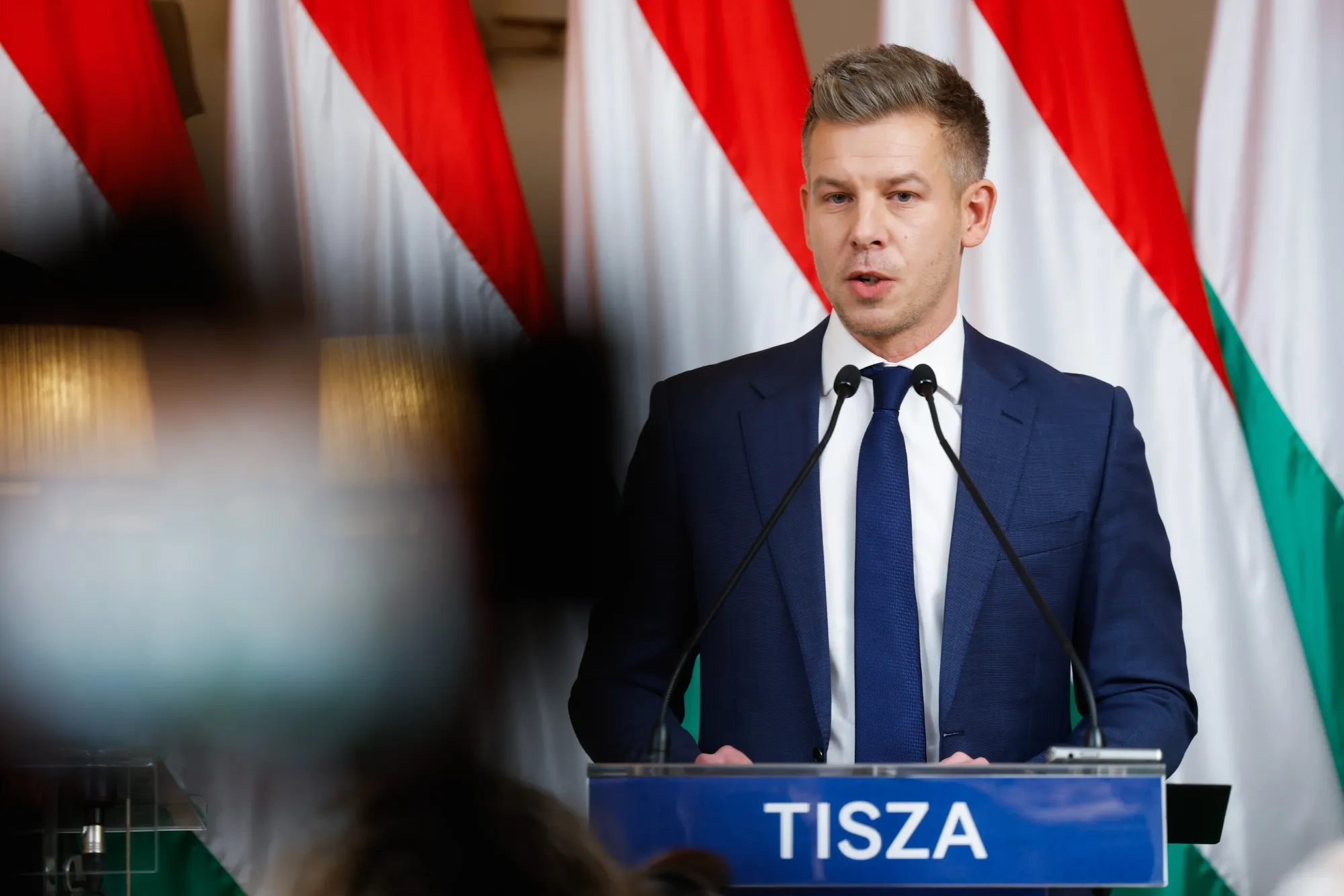 Profili i Peter Magyar fituesit të zgjedhjeve në Hungari që e mbylli epokën e Viktor Orban