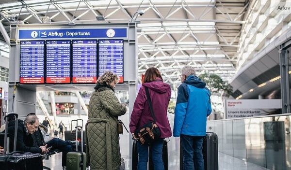 Kaos në linjat e fluturimeve në Gjermani  anulohen qindra udhëtime