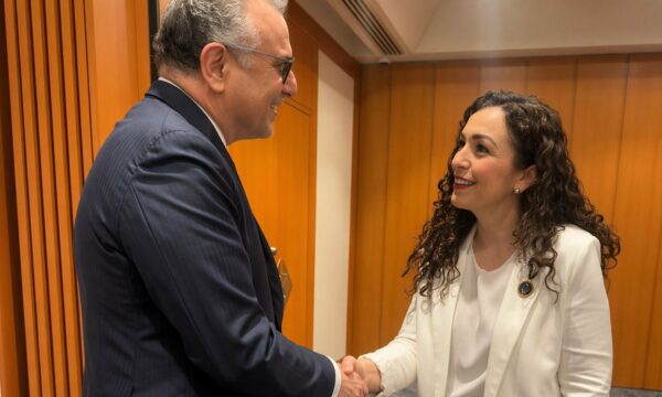 Osmani në Antalya  takon këshilltarin e Trump  Boulos   Zbulon detaje nga biseda