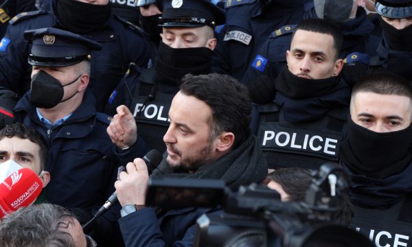 Molliqaj  Ndihmojeni PSD në të hyjë në Kuvend për të parë si sfidohet Kurti