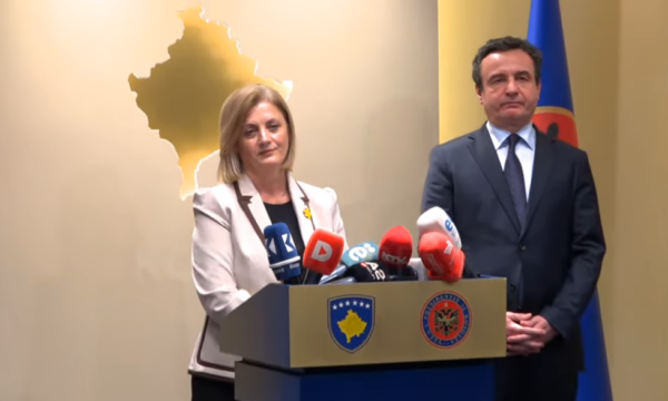 Peci për konferencën e Kurtit me Feride Rushitin te Presidenca  Keqpërdorim flagrant
