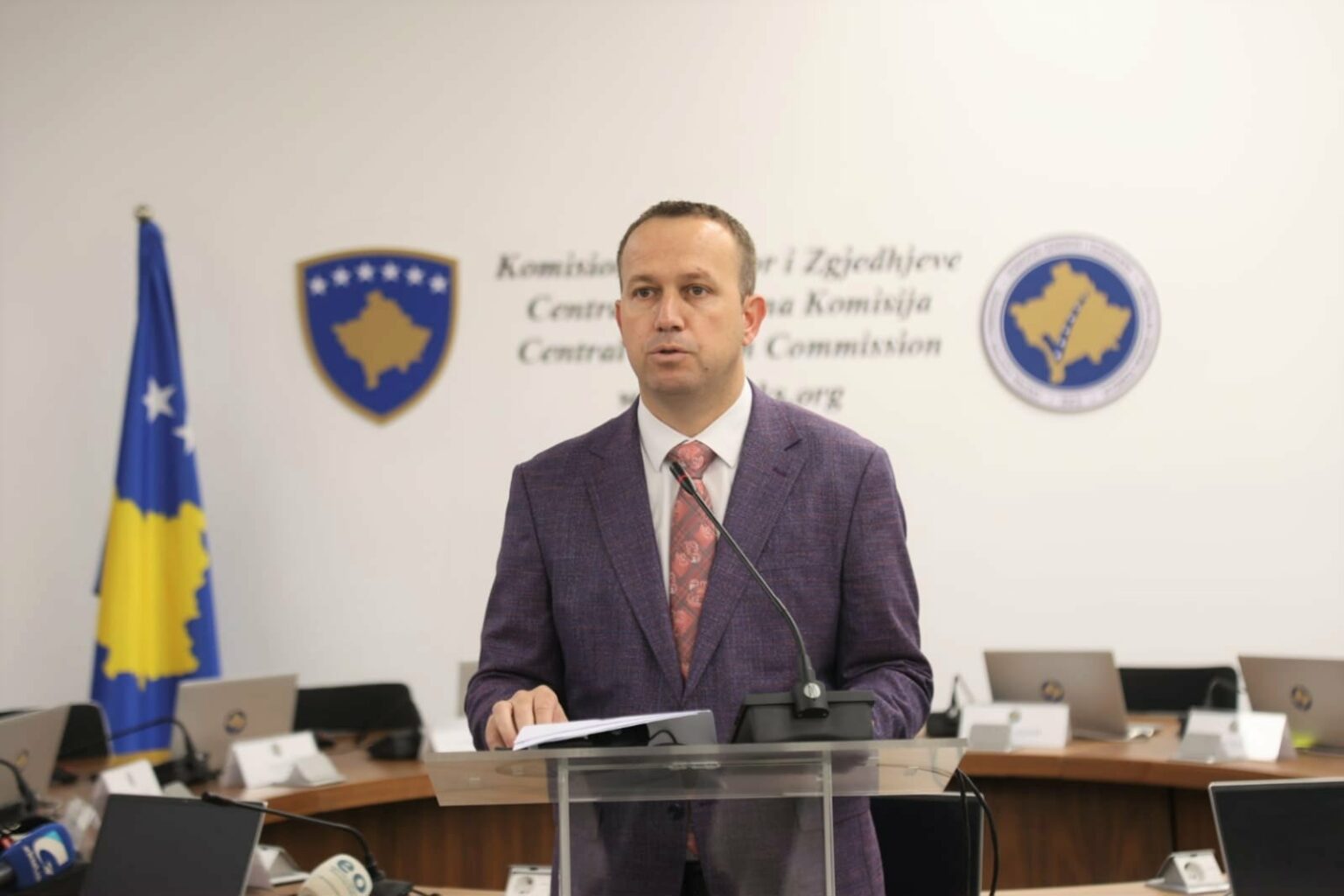 KQZ në pritje të datës së zgjedhjeve  Elezi tregon vendimin e parë që pritet të merret