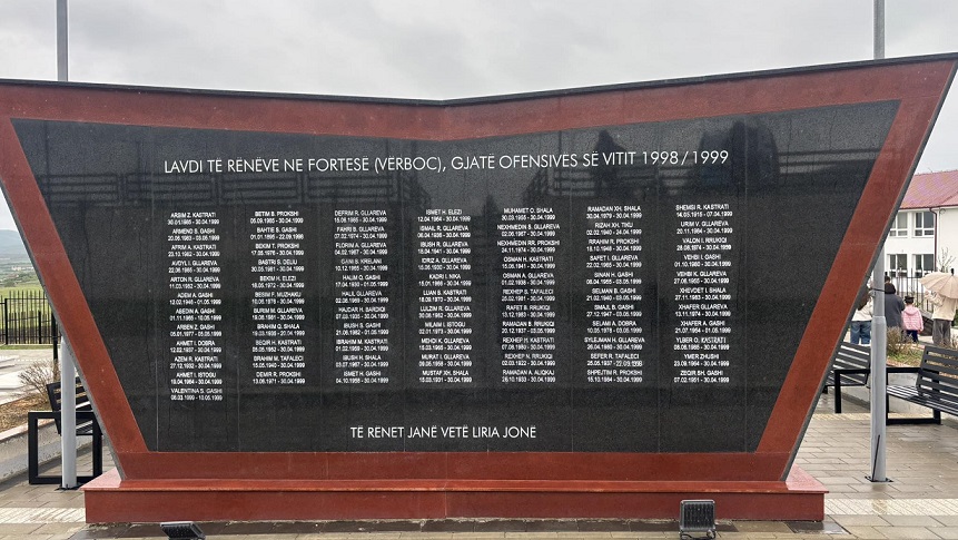 Përkujtohen 280 martirë dhe 42 dëshmorë në përvjetorin e rënies së tyre në Vërboc