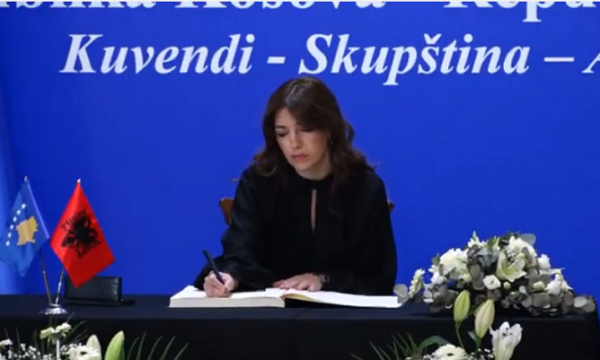 Haxhiu shkruan në Librin e Zisë në nderim të akademik Rexhep Qosja