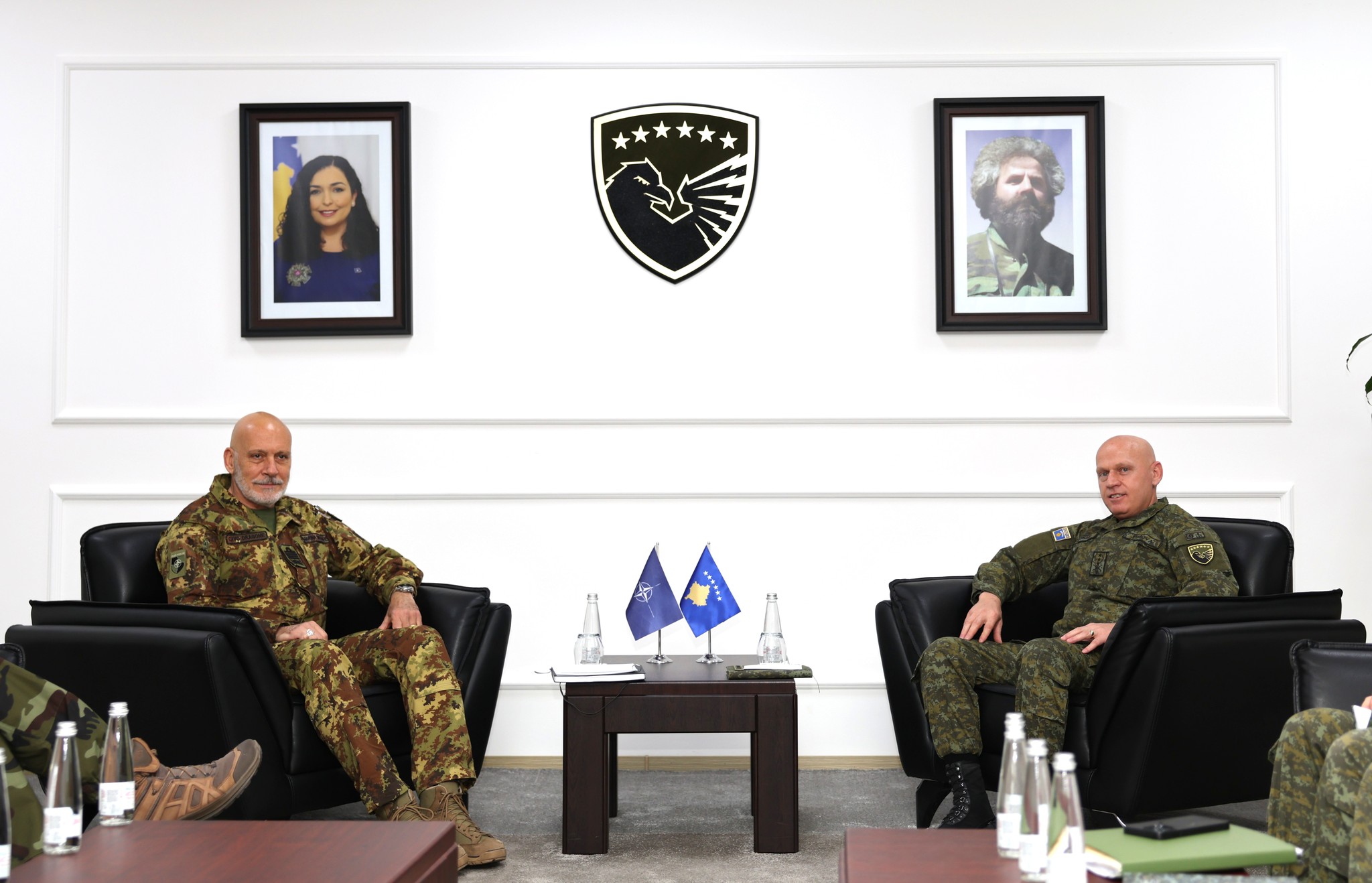 Jashari pret në takim zyrtarë të NATO s dhe BE së  vlerësohet lartë zhvillimi i FSK së