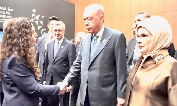 Erdogan dhe zonja Emine i çojnë ftesë Vjosa Osmanit