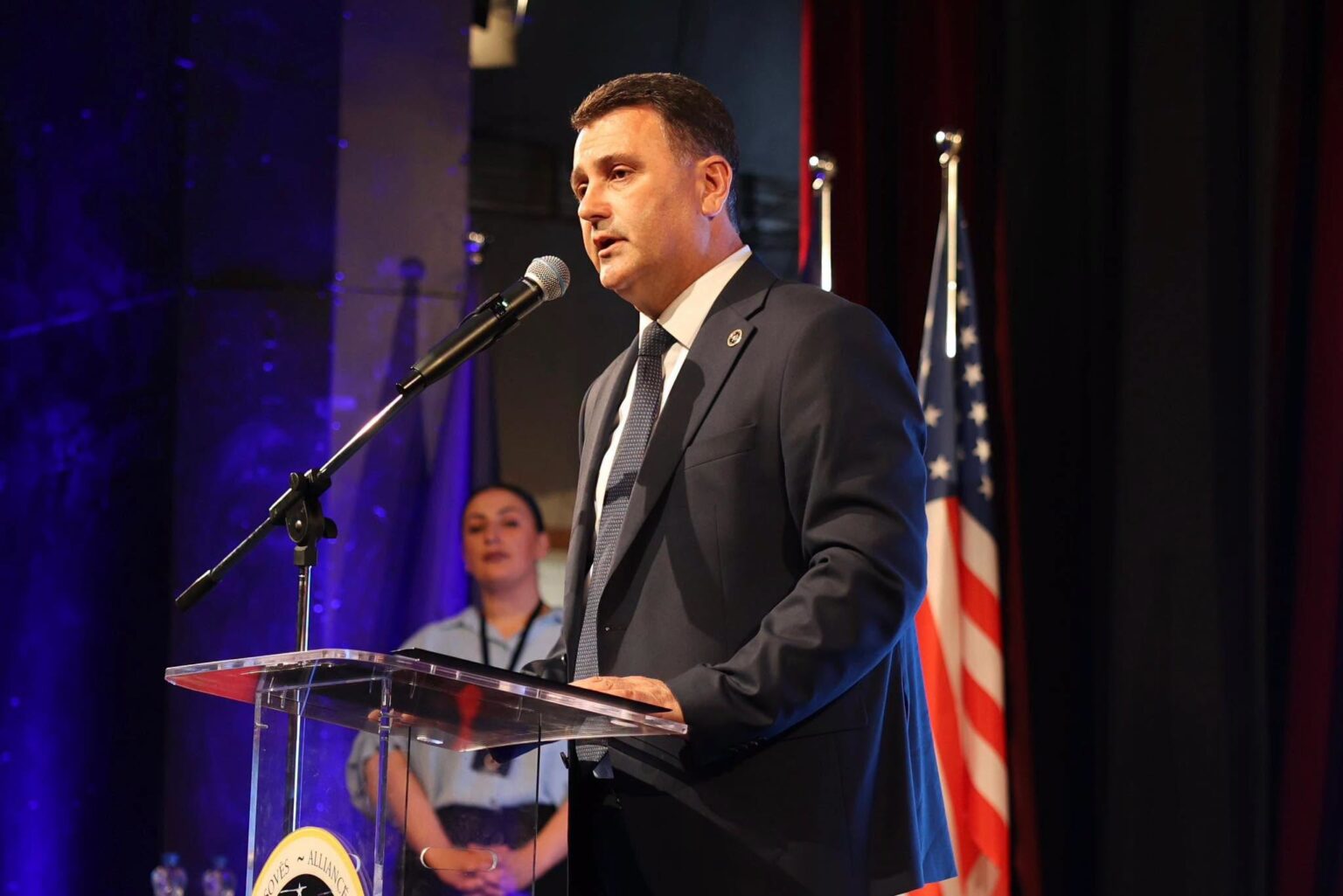 Ardian Gjini largohet nga kreu i AAK së në Gjakovë  Flamur Fetahaj zgjidhet kryetar i ri