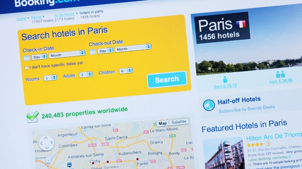 Booking paralajmëron klientët për hakerat që ekspozuan të dhënat e tyre