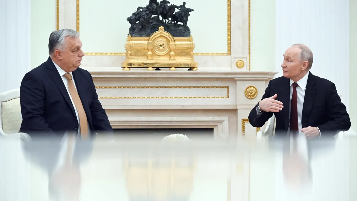 Zbardhet biseda telefonike  Orban i ofron ndihmë Putinit  Do të bëhem si  miu e luani  për Rusinë