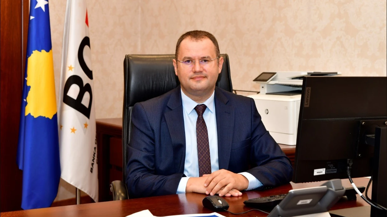 Guvernatori i BQK së  nga zyrtarët publik me pagën më të lartë në Kosovë