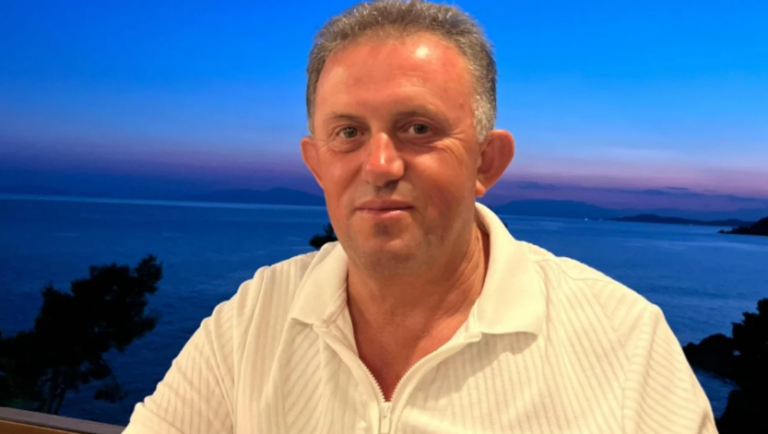Sulmohet fizikisht politikani në Lezhë  i thyen këmbët dhe ia prenë veshin