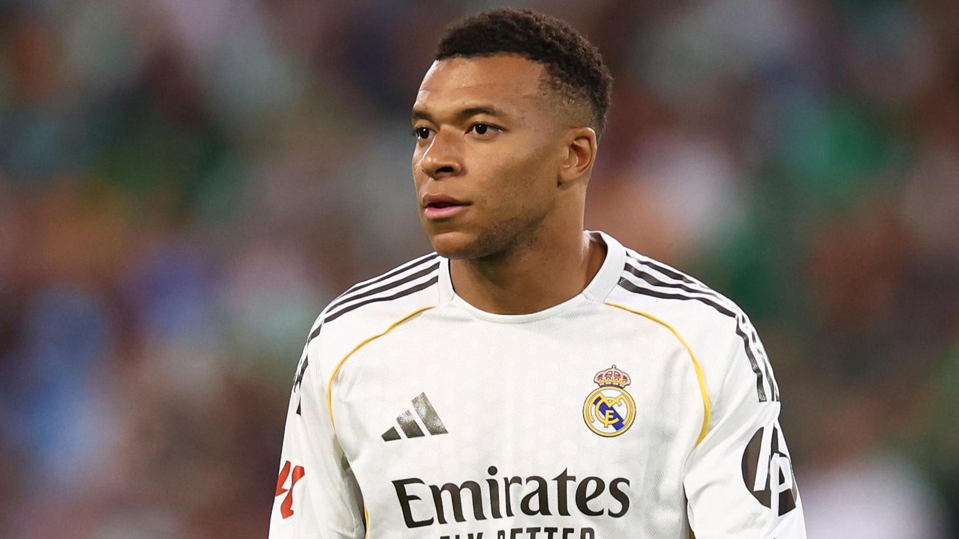 Kylian Mbappe mungon ndaj Barcelonës në El Classico