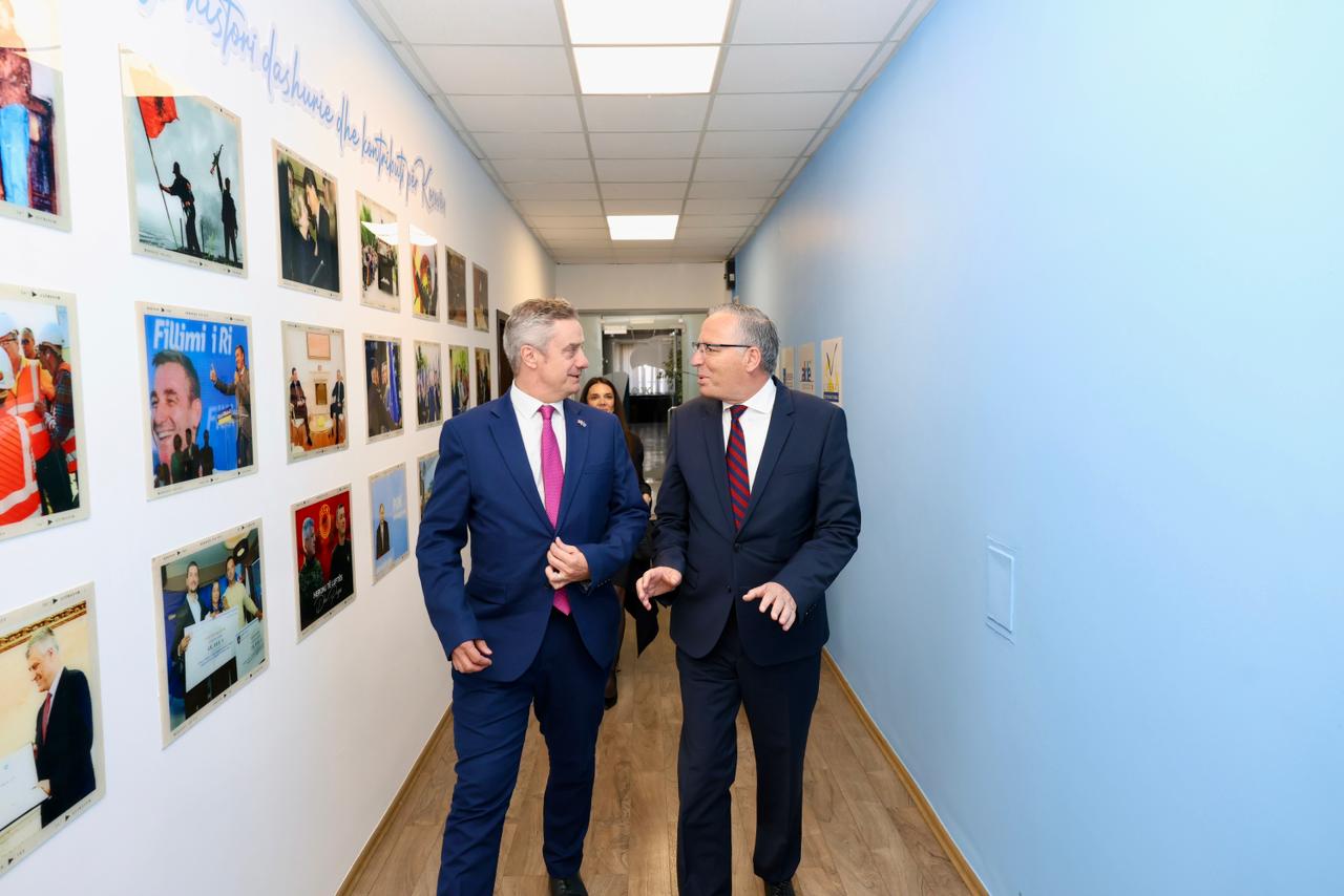 Hamza pret ambasadorin Hargreaves  diskutojnë për zgjedhjet e 7 qershorit