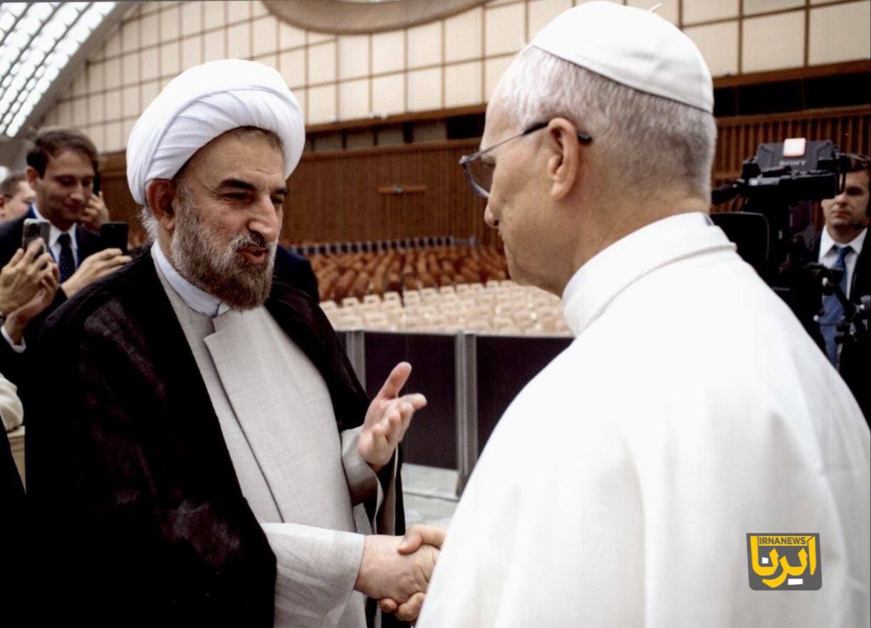 Papa Leo XIV dekoron ambasadorin iranian në Vatikan me një nga nderimet më të larta papnore