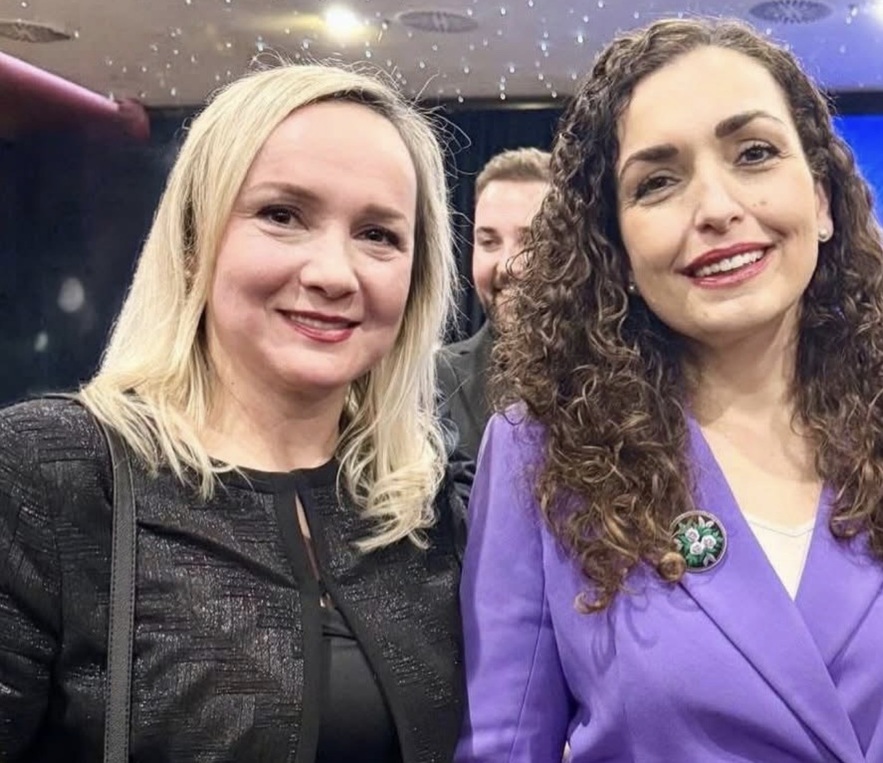 Vjosa Osmani prezanton Brikena Muharremin si pjesë të ekipit të saj