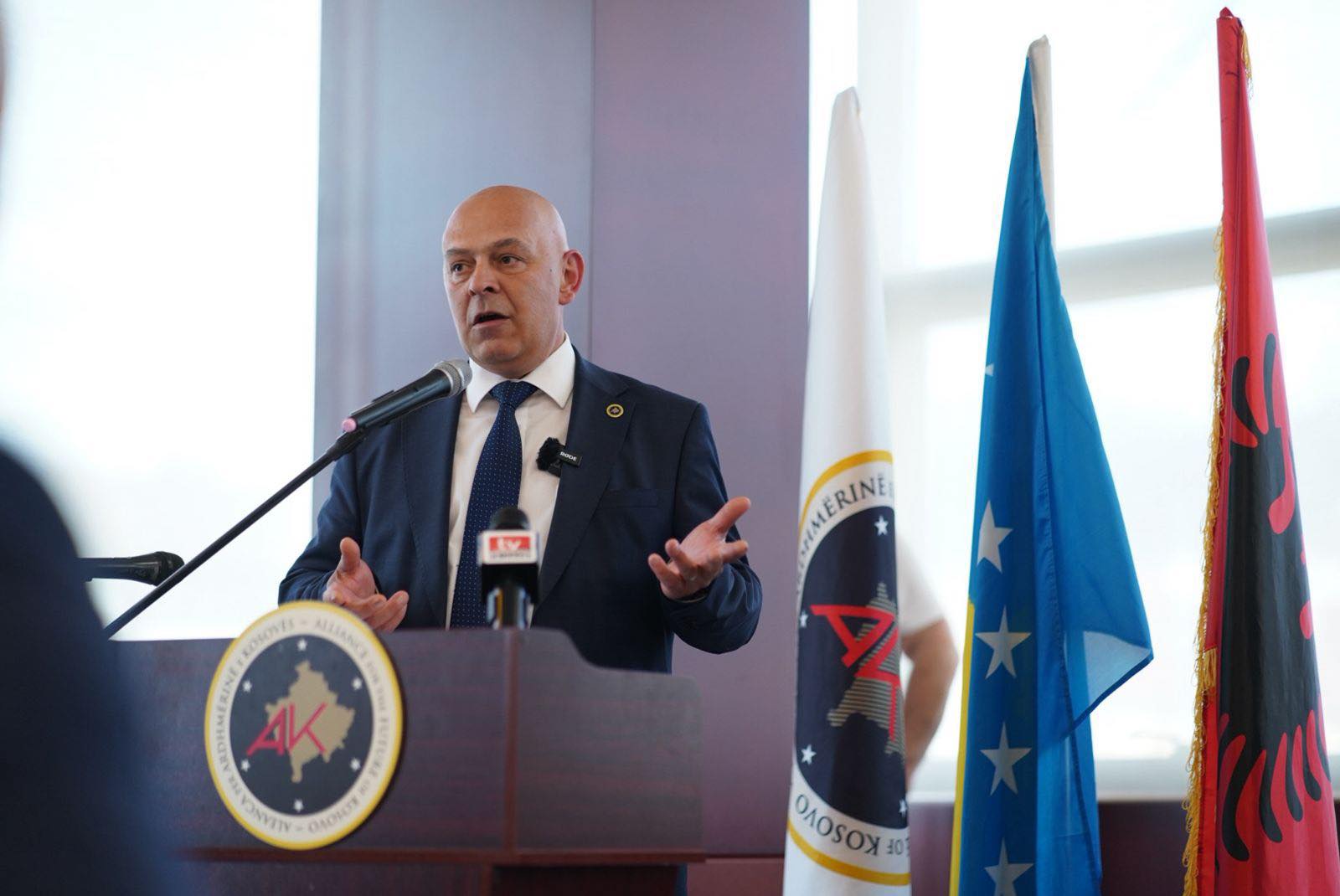 Kandidati i AAK së për kryeministër  Kosova duhet ta kthejë andrrën e saj