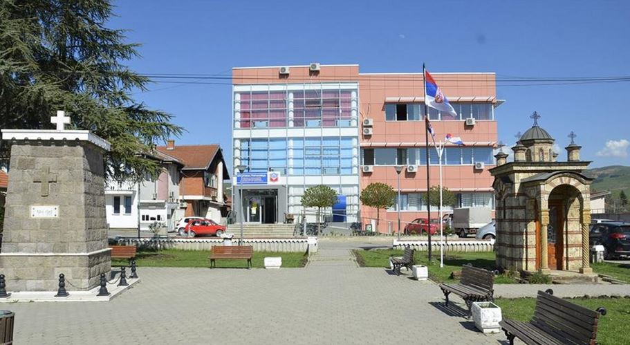 Një muaj paraburgim ndaj shtatë të dyshuarve për kërcënim të votuesve në Graçanicë
