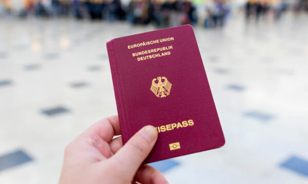 Gjermania shënon rekord  Mbi 309 mijë persona marrin pasaportën gjermane në vitin 2025