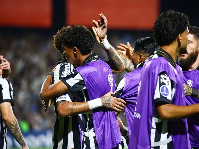 Nga tensioni te pajtimi  Neymar dhe Robinho Jr  mbyllin konfliktin në fushë