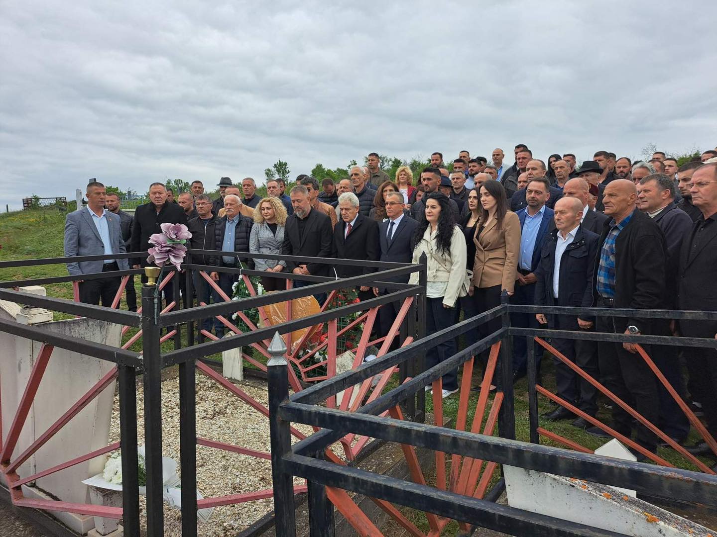 OVL UÇK nderon Tahir dhe Nebih Mehën  Sakrifica e tyre  simbol i rezistencës shqiptare