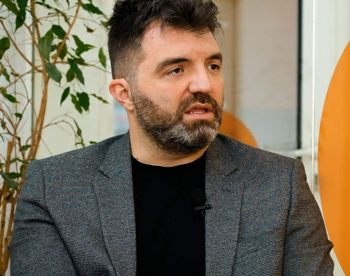 Ermal Sadiku njofton se ka vendosur të mos merr  pagën kalimtare  të deputetit  Nuk është e moralshme