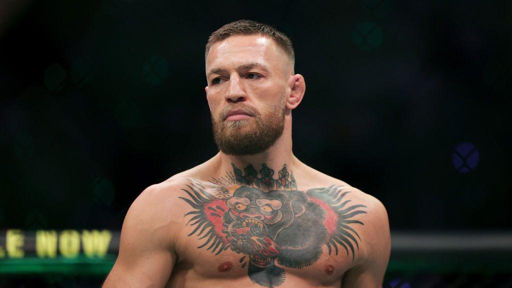 Conor McGregor rikthehet në UFC Përballet me Max Holloway pas shumë vitesh