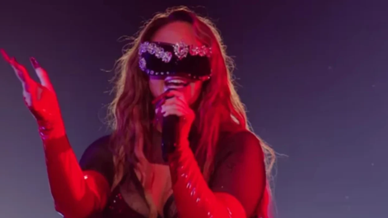 U shfaq me të edhe në Eurovision   Historia prekëse që qëndron pas maskës në fytyrë të Felicias
