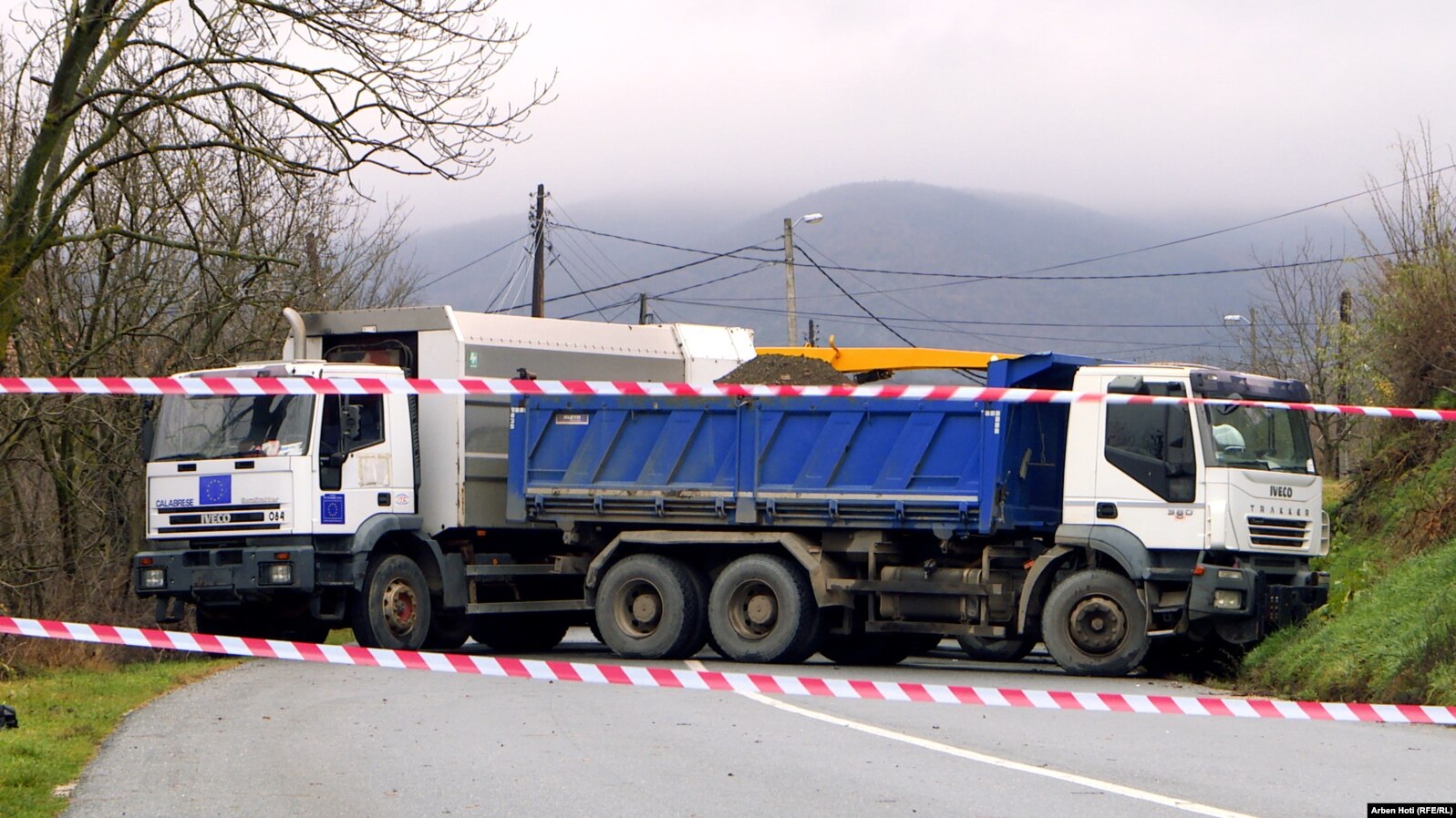 Aktakuzë ndaj gjashtë serbëve për barrikadat në veri