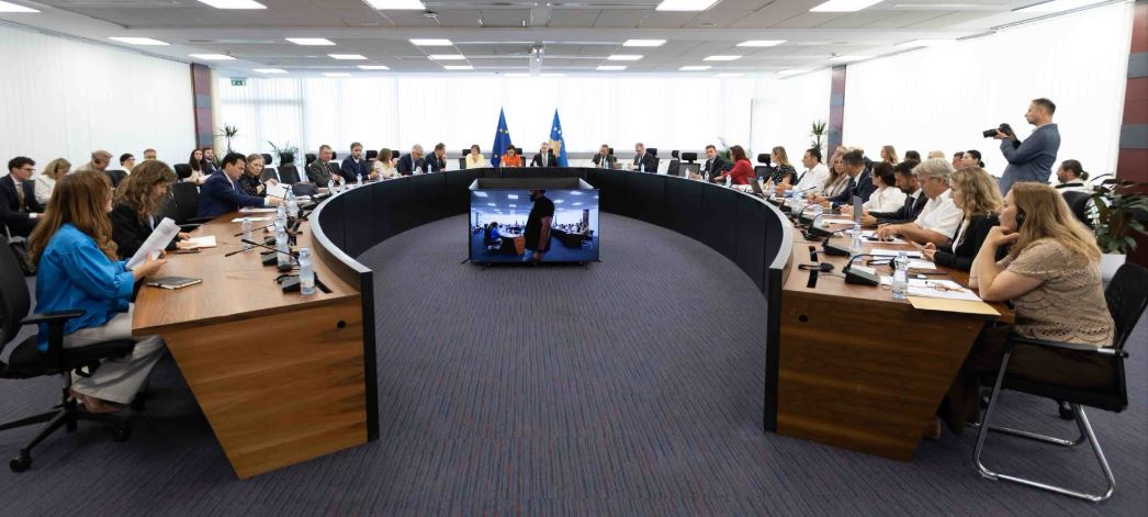Zyrtarja e lartë e BE së nis vizitën në Kosovë  diskutohet progresi i reformave