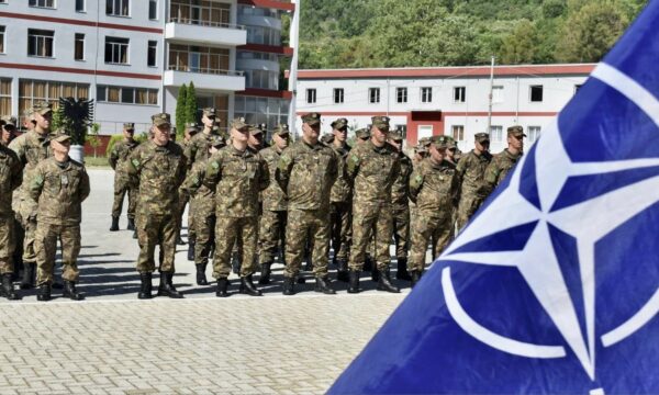Kontingjenti KFOR 8 niset drejt Kosovës  Forcat Tokësore të Shqipërisë  Kontribut për paqen dhe stabilitetin në rajon