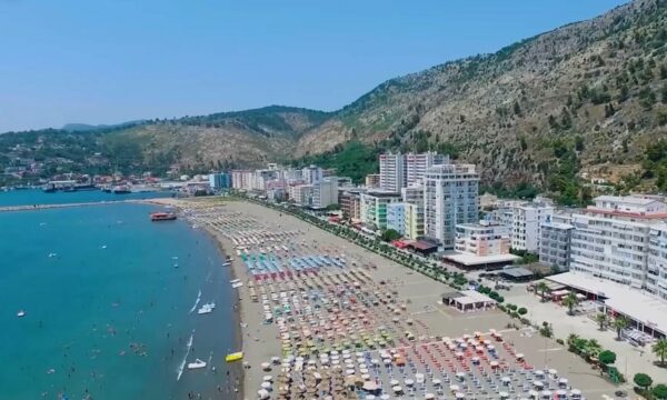Dyshohej se u mbyt në det në Shëngjin  raportohet se gruaja nga Kosova e gjeti burrin në kafene