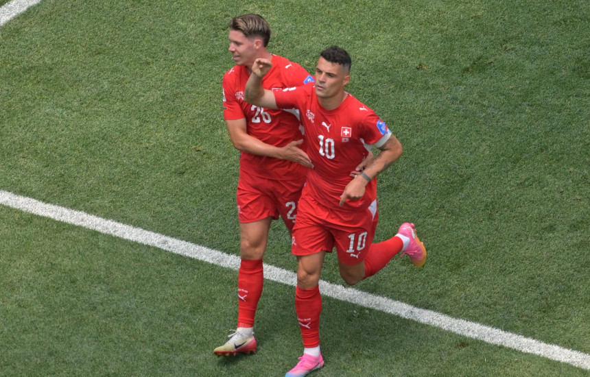 Granit Xhaka u përgjigjet kritikëve me paraqitje të shkëlqyer ndaj Bosnjës