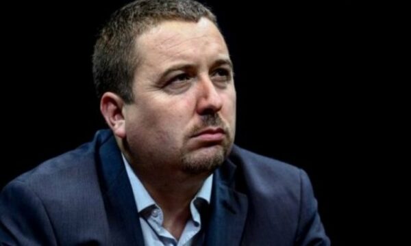 Drama në LDK  hipoteza e Blerim Latifit  Duket se kjo parti po i afrohet fundit të ekzistencës