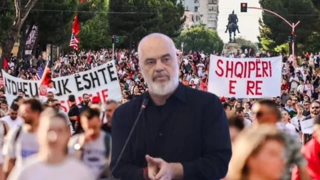 Protestat në Tiranë  Rama  Lëreni Albin Kurtin jashtë kësaj çorbe të neveritshme