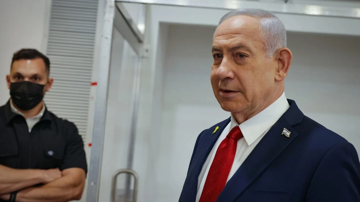 Netanyahu përfundon dëshminë në gjyqin për korrupsion pas 98 seancash