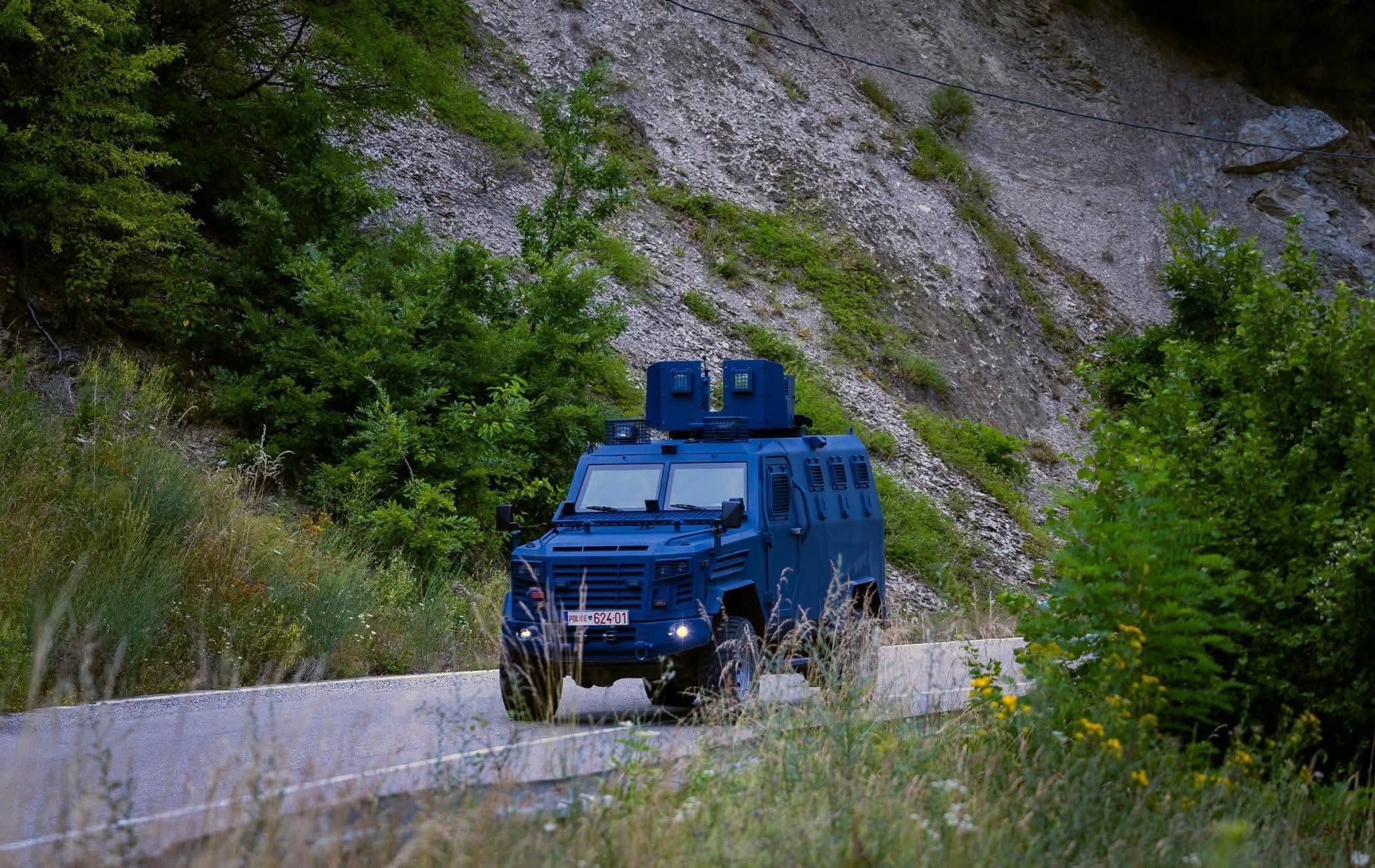 Aksion në Ujman  Policia asiston rrënimin e 11 shtëpive të pushimit