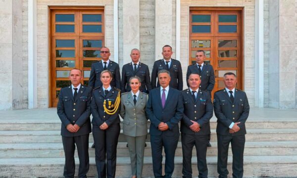Oficerë të FSK së diplomojnë në Shqipëri  u stërviten për drejtim të operacioneve ushtarake