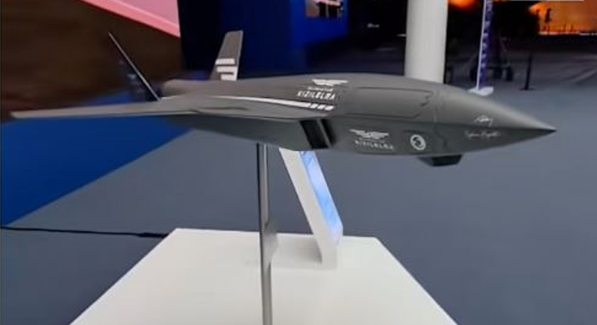Samiti i NATO s  Turqia prezanton dronin e ri luftarak  Molla e Kuqe  për sulme ajër ajër dhe ajër tokë