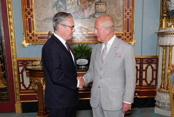 Mbreti Charles III pranon dorëheqjen e Starmerit  I uroj sukses pasardhësit tim