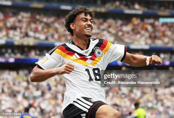 Bayern Munich zyrtarizon transferimin e Nathaniel Brown nga Eintracht Frankfurt