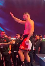 Kristian Prenga kërkon falje pas humbjes nga Anthony Joshua   Nuk ju bëra krenar  por do të rikthehem më i fortë 