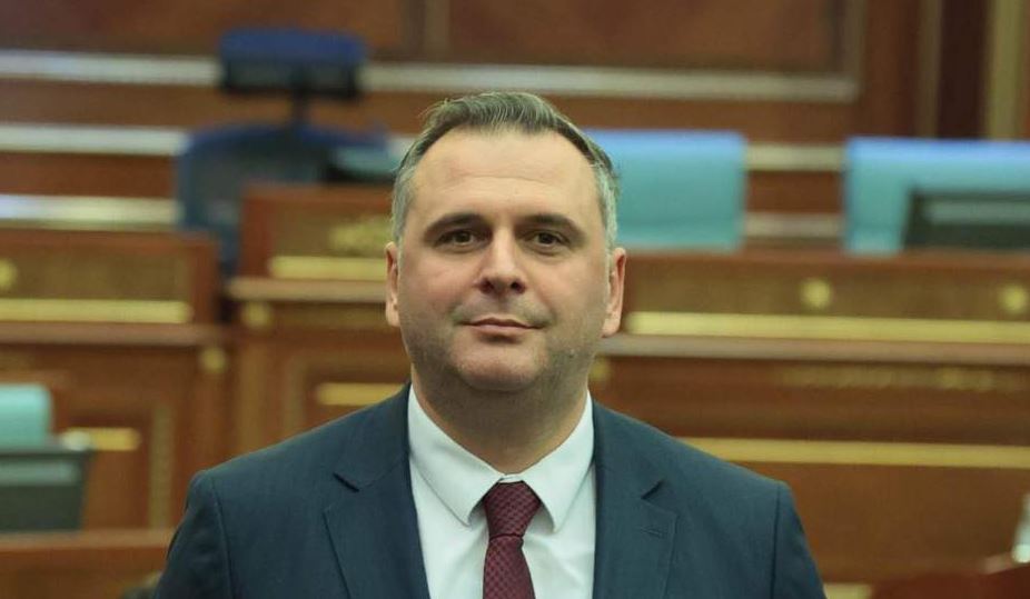 Bajqinovci surprizon me ndryshimin në pamje